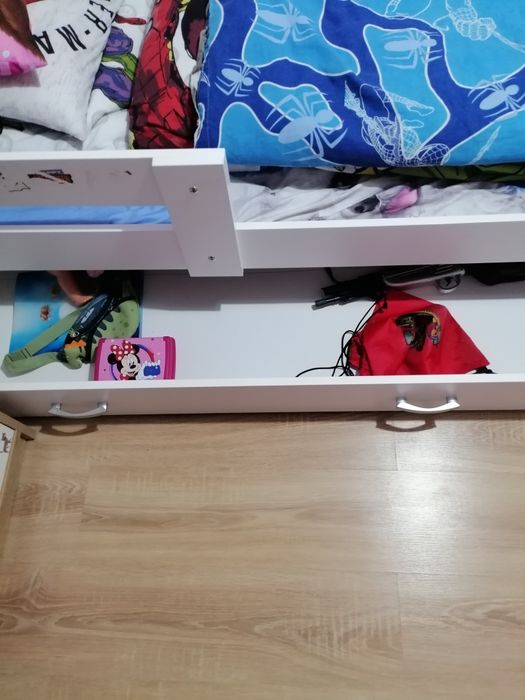 Sprzedam łóżko dla dziewczynki