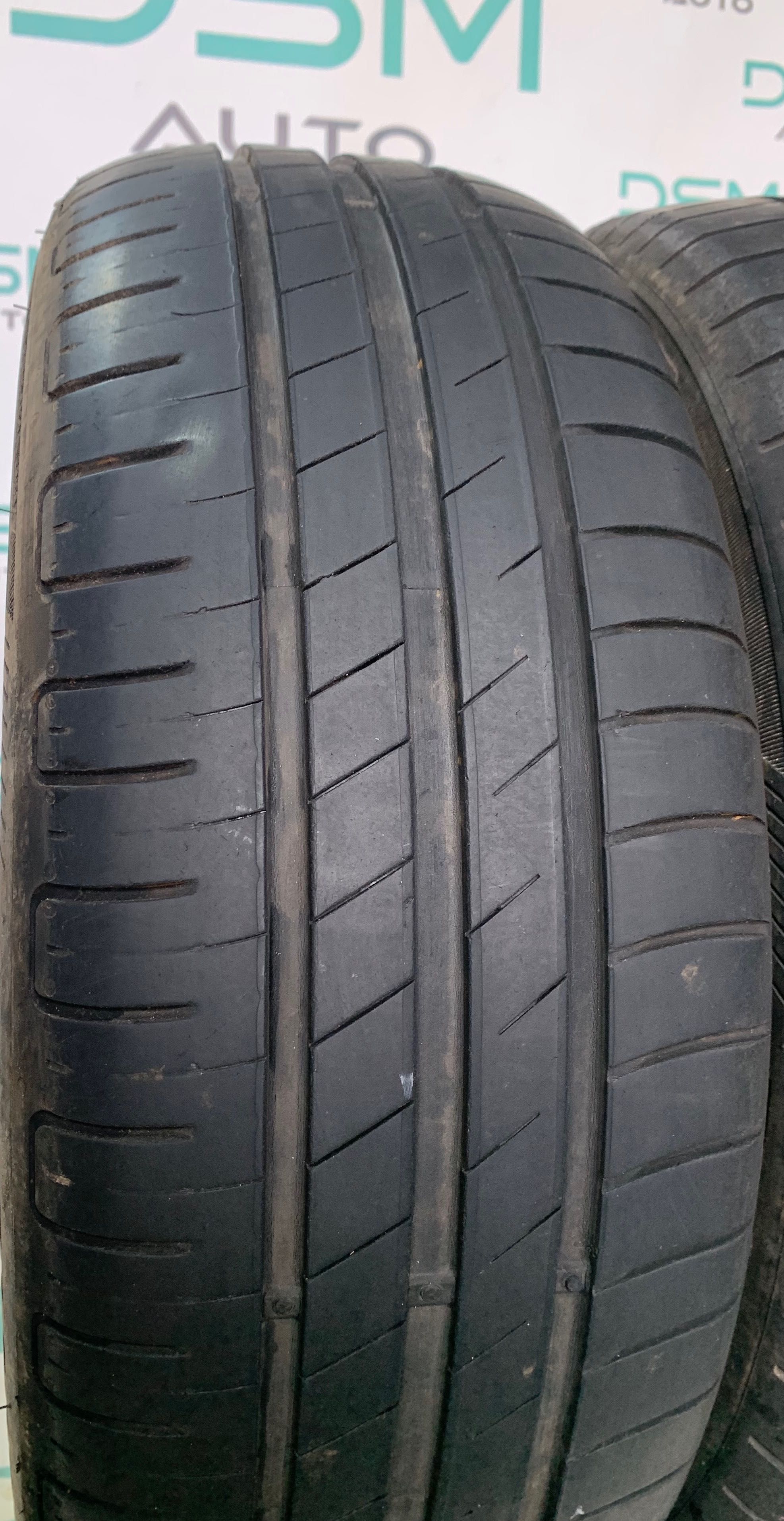 Скад шин б/в. 195/60 R15 Goodyear EfficientGrip Performance