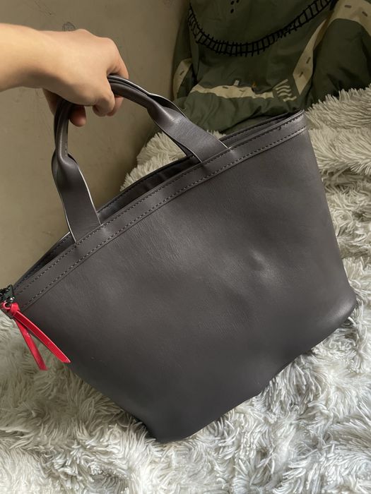 Torebka z napisem DKNY szara