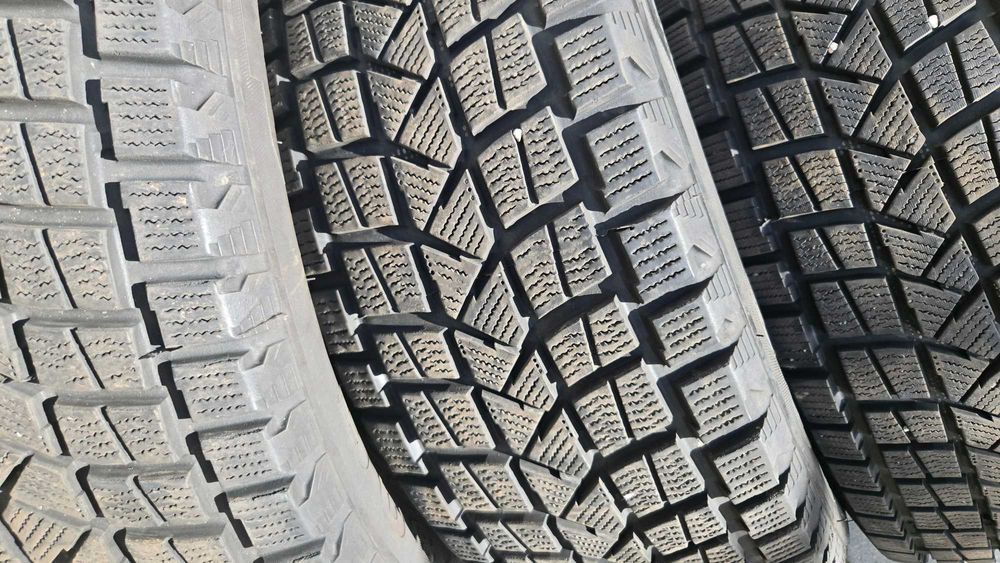 Oponi zimowe 215/65 r16