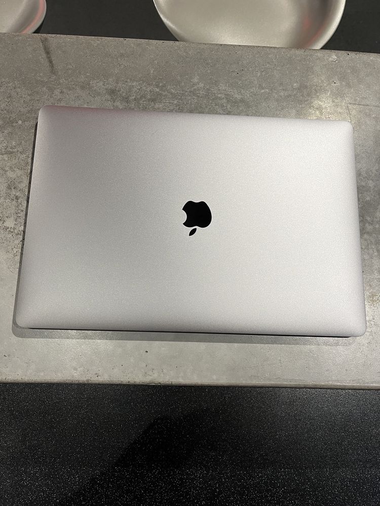 MacBook Pro 15, 2019, Touch Bar