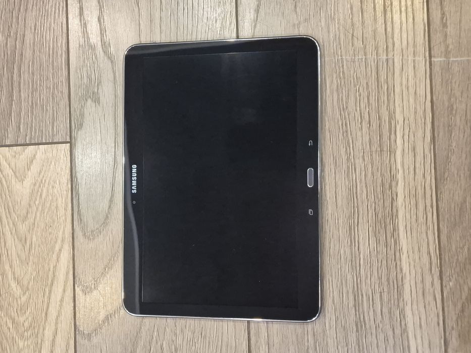 Планшет Samsung Galaxy Tab 4