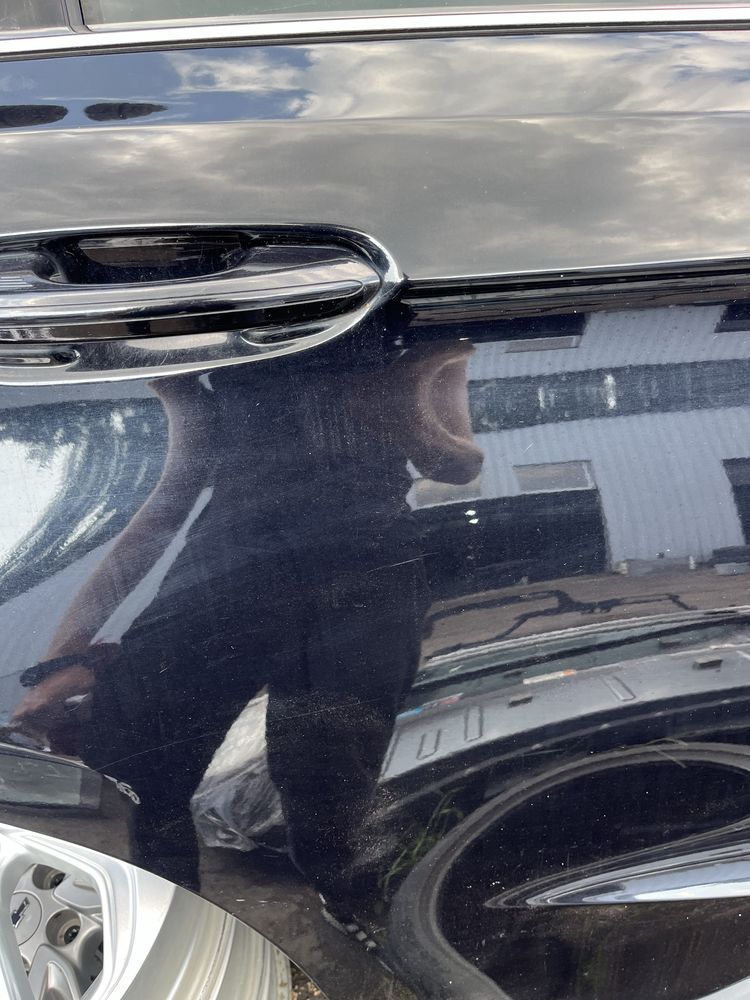 Двері задні праві   Ford Edge 2019   Колір: UM (чорний)
