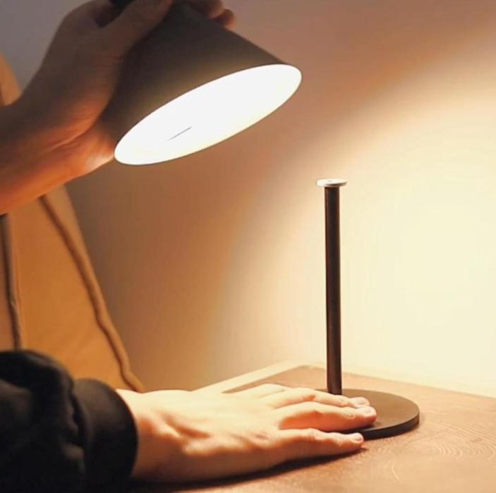 DEELUX Bezprzewodowa lampka stołowa LED