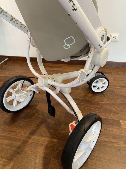 Quiny- carrinho de bebe de 3 rodas