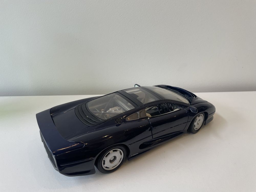 93. Model Jaguar XJ220 1:18 Maisto (bburago)