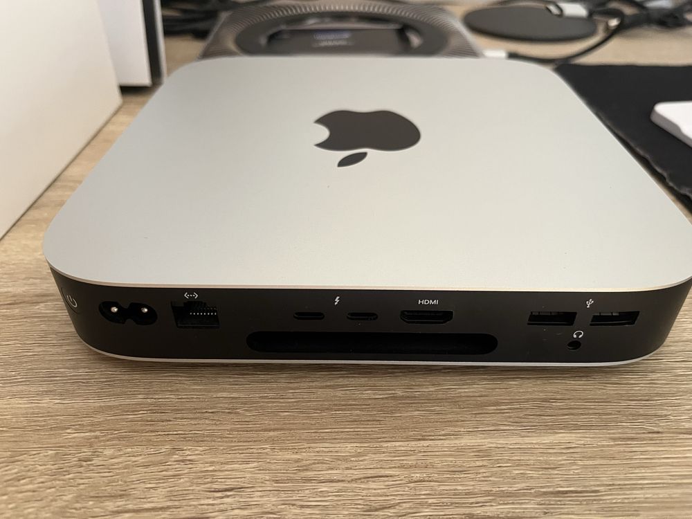 Mac Mini 16/256 M2 w idealnym stanie + pszejsciowka do SSD (bez dysku)
