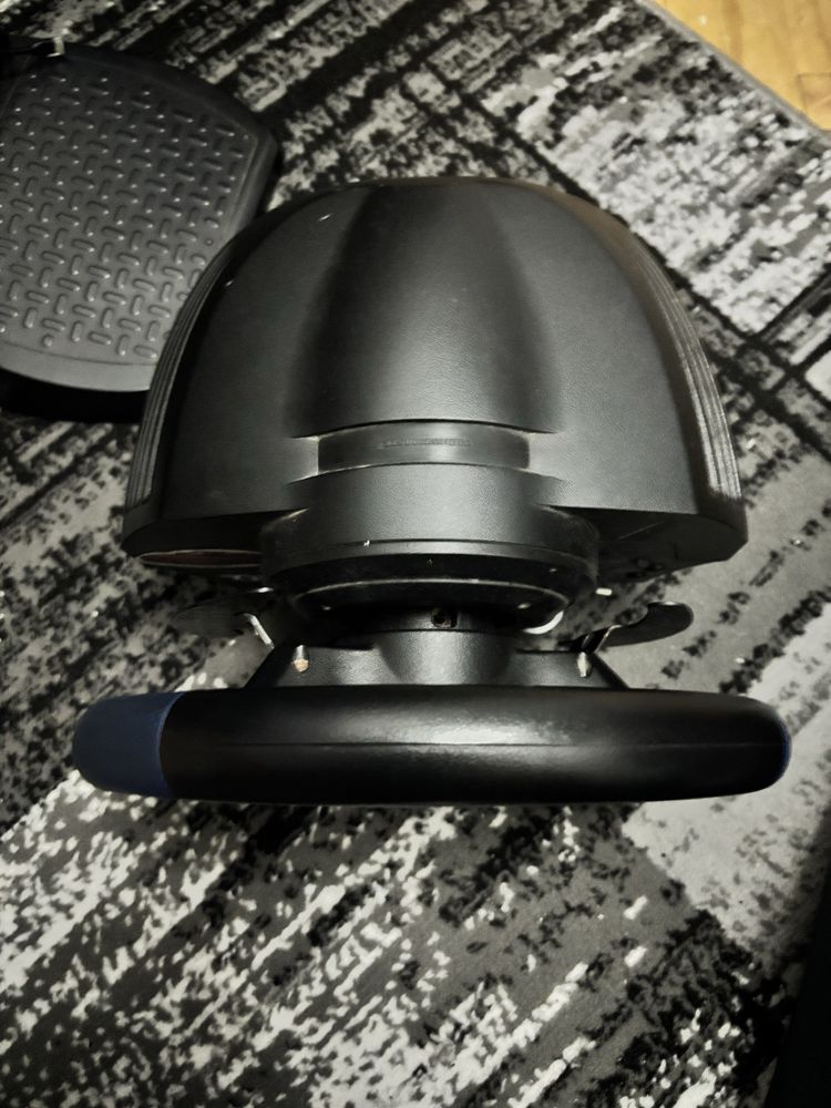 Kierwonica thrustmaster t150