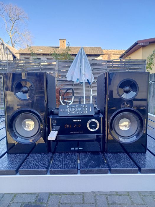 Wieża Philips MCM2150 z pilotem.