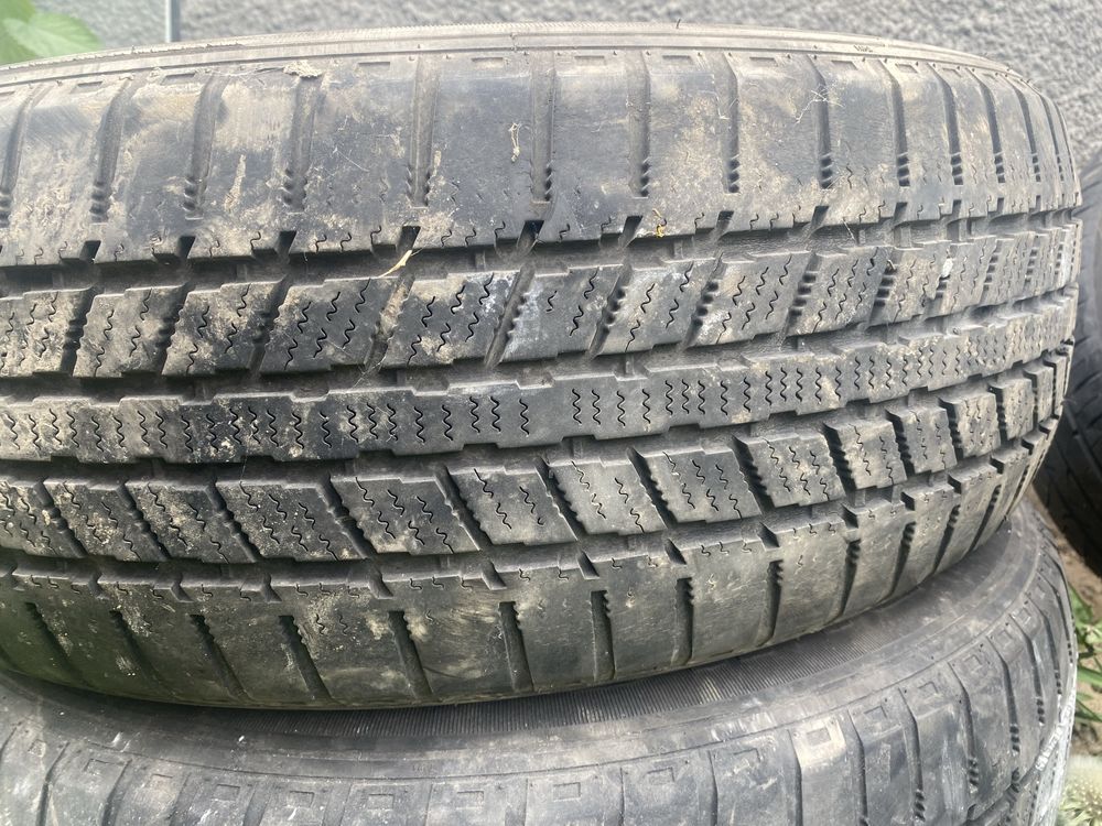 Продам резину R17 235/65 (Pirelli)