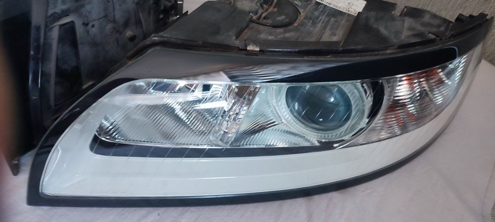 Lampy przednie Volvo V50 S40 białe
