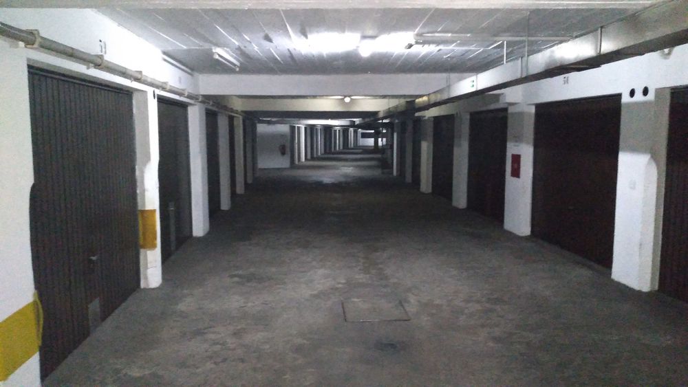 Garagem Box para 1 Veículo na Av. 25 de Abril, Pontinha