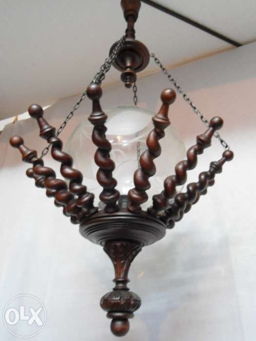 Candeeiro em madeira (Século XVII)