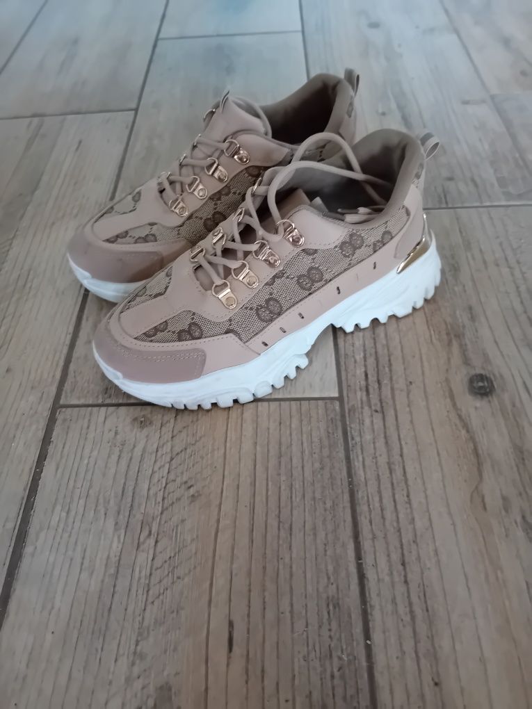 Wyjątkowe rewelacyjne Gucci buty damskie jak nowe stan idealny