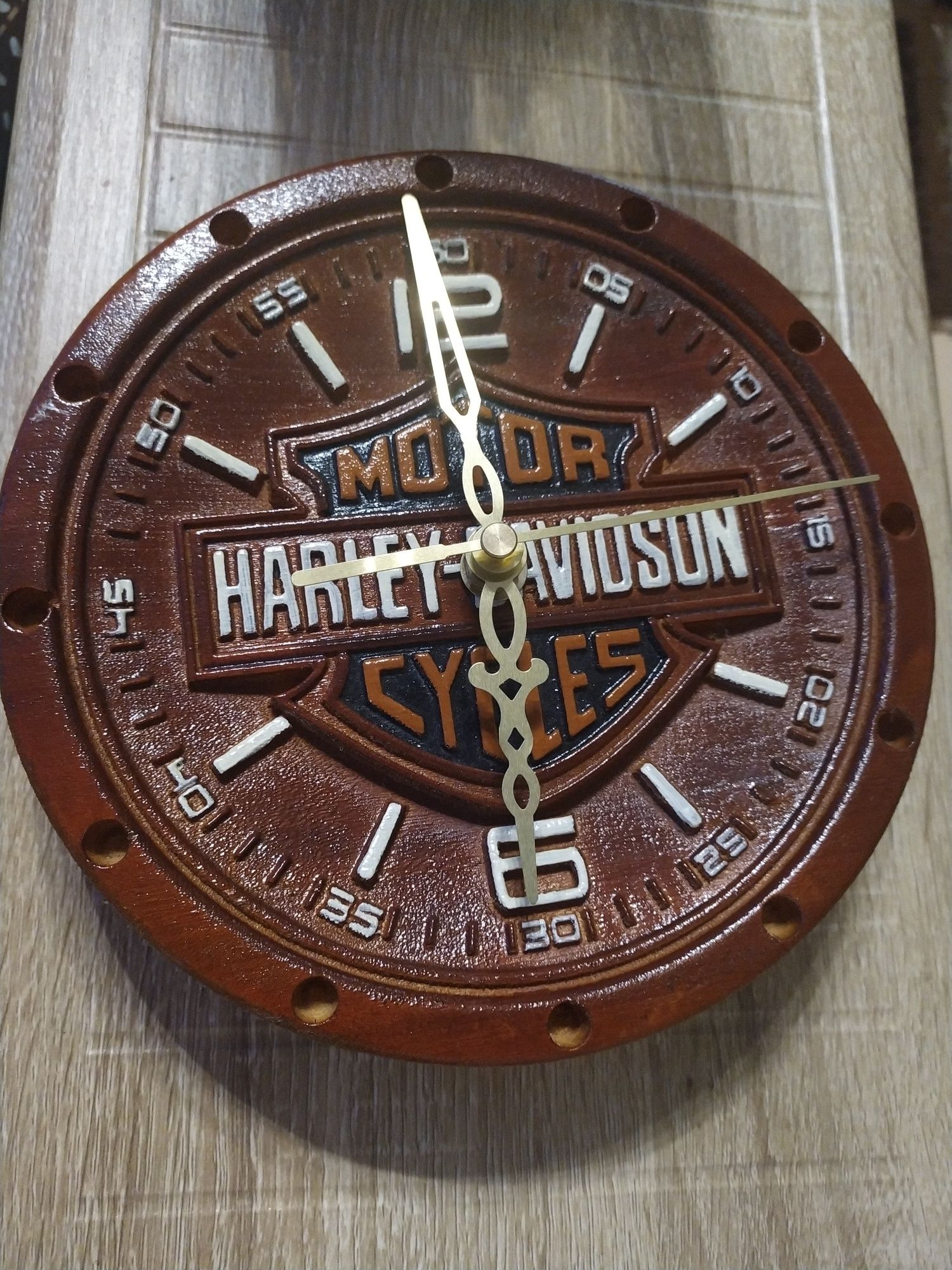 Часы деревянные ручная работа