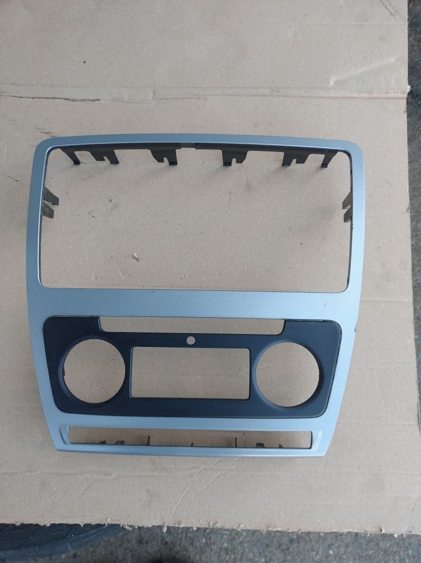 Radio CD ramka Skoda Octavia II