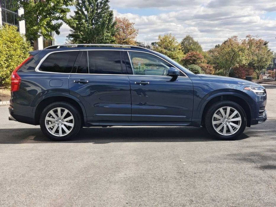 Volvo XC90 T5 Momentum 7-Passenger      2018