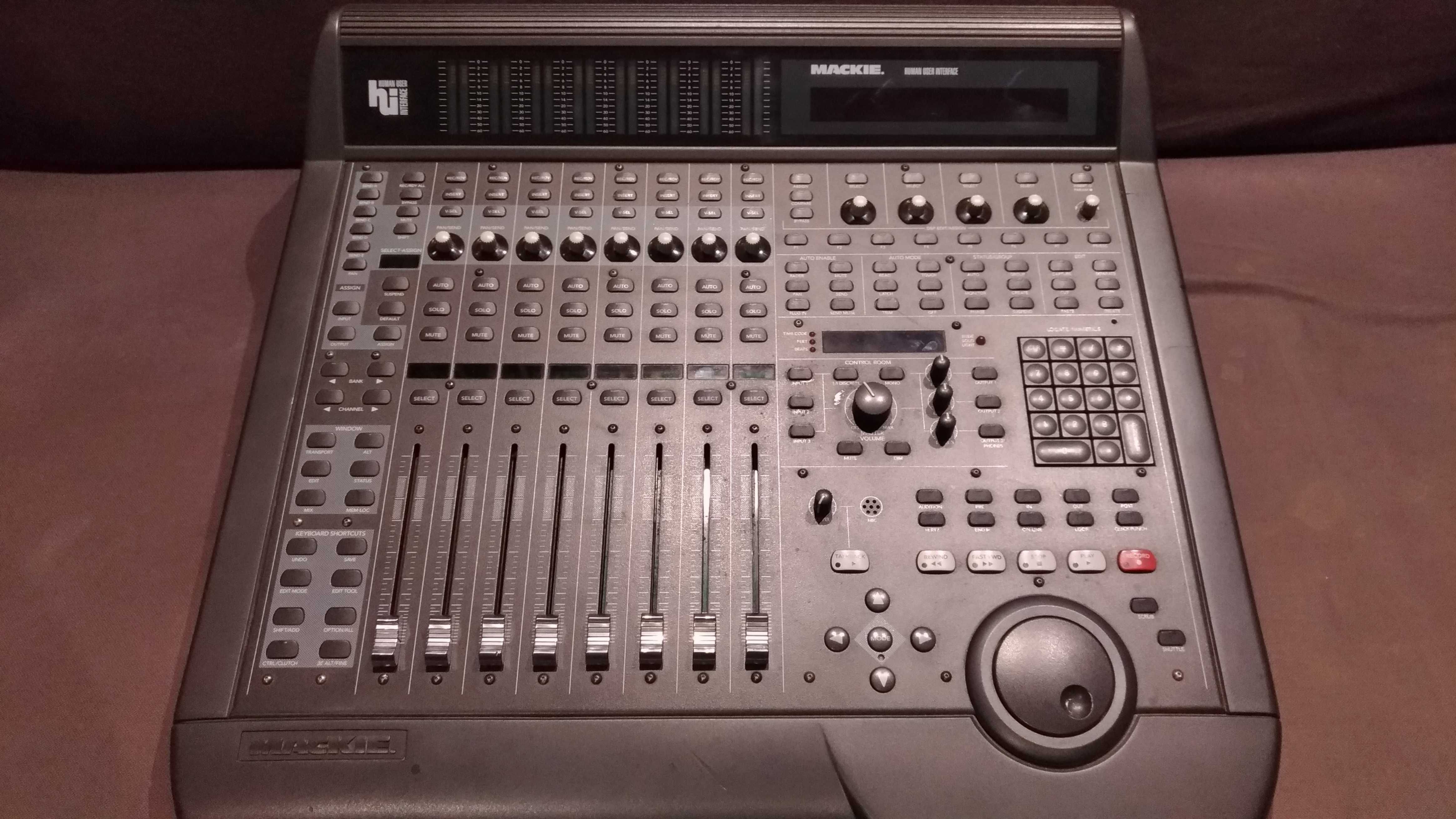 MACKIE HUI Mesa de mistura mixer