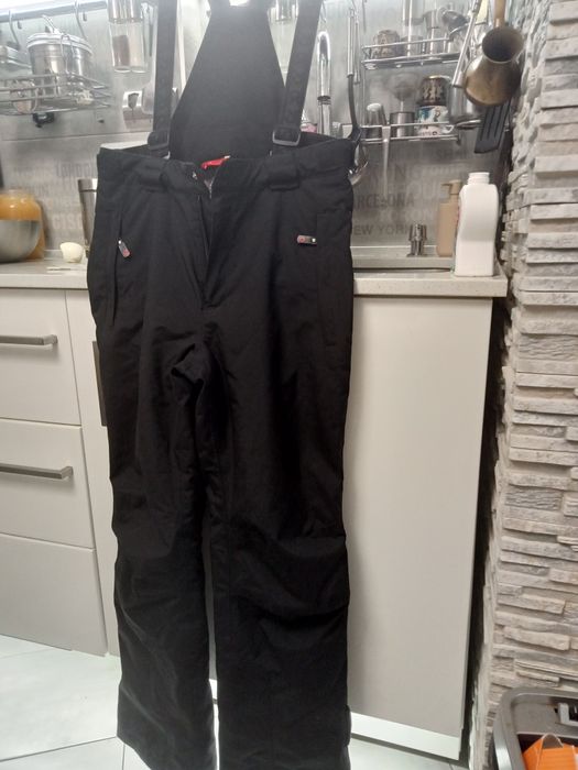 Лыжный костюм, можно как для мальчика  или девочки