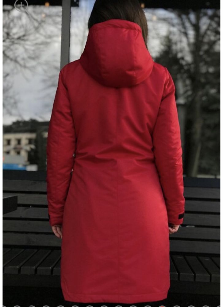 Довга весняна куртка червона XS