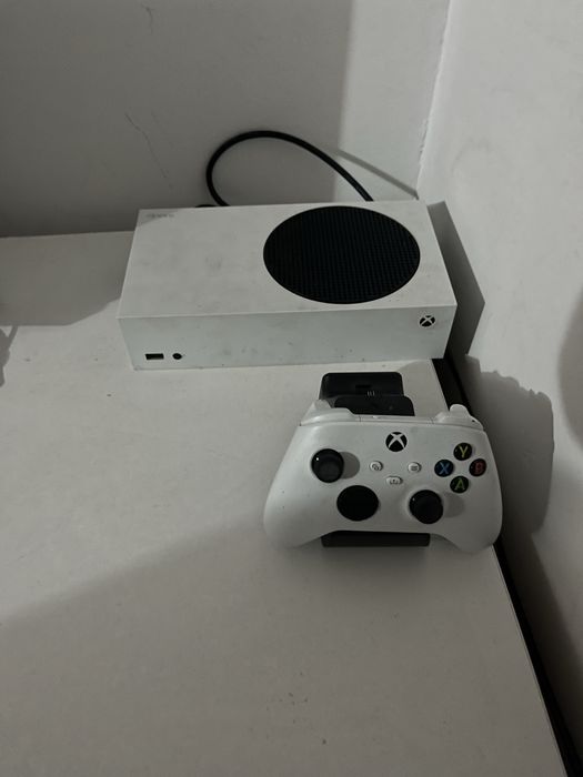 xbox series s 512gb pad+stacja ladowania