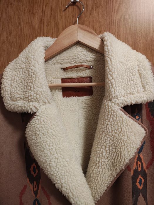 Piękny etno płaszcz z kożuchem Tatuum a la Pocahontas