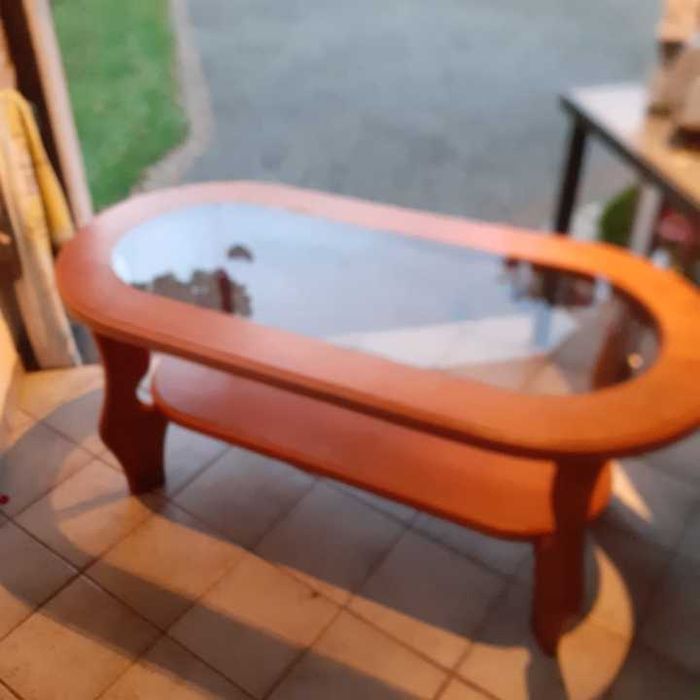 Sprzedam ławę z szybą.