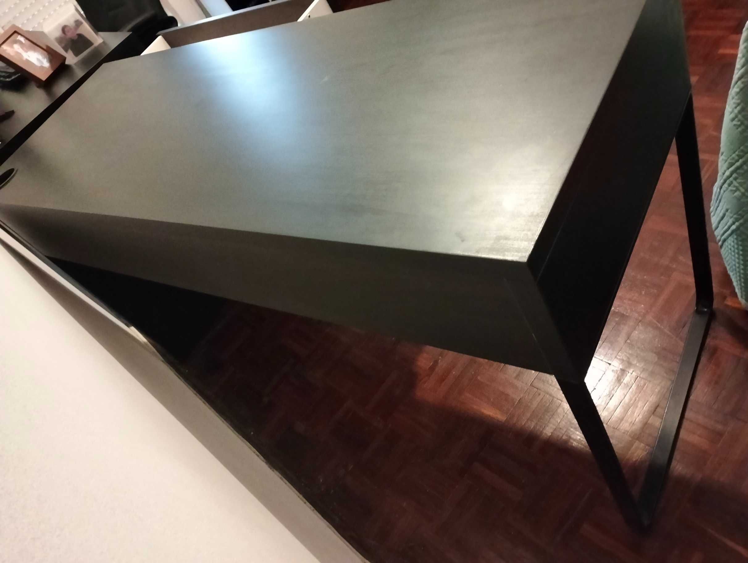 Secretária IKEA impecável  preta grande com 1 ou 2 gavetas