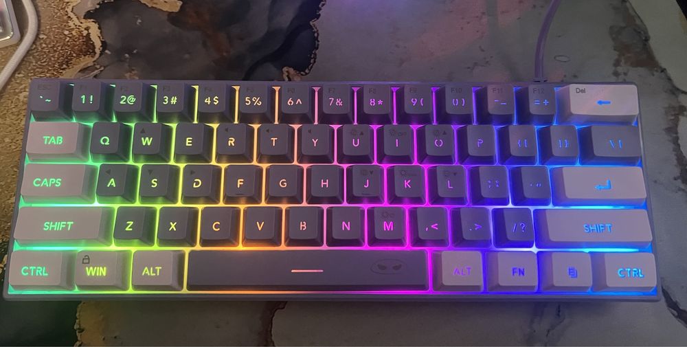 Продам новую клавиатуру MageGee Mini 60%