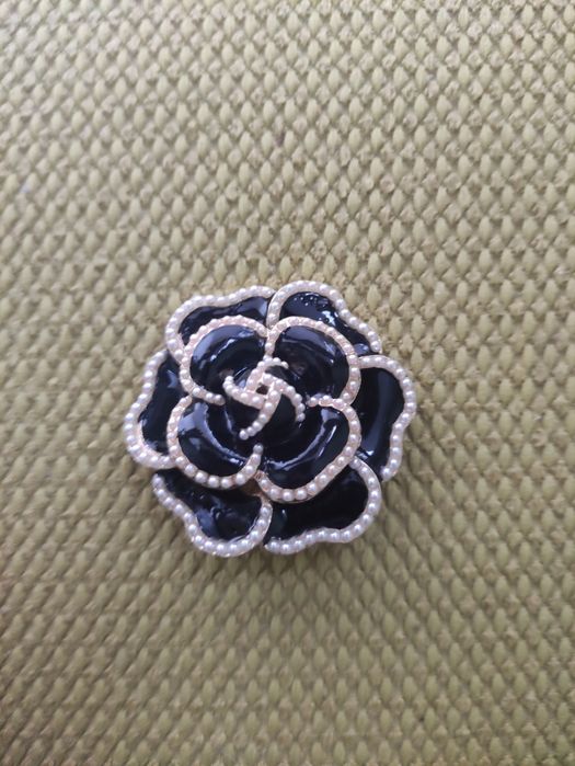 Брошка  квітка біжутерія