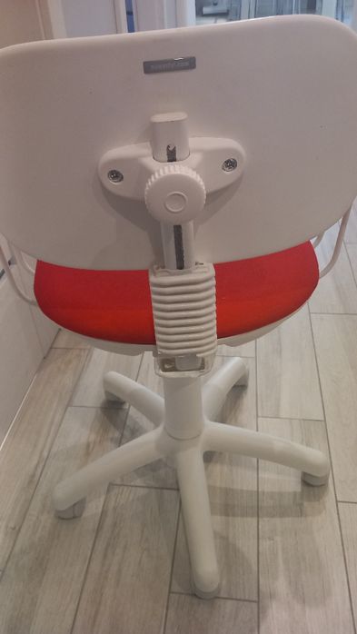 Krzesło do biurka obrotowe dla dziecka