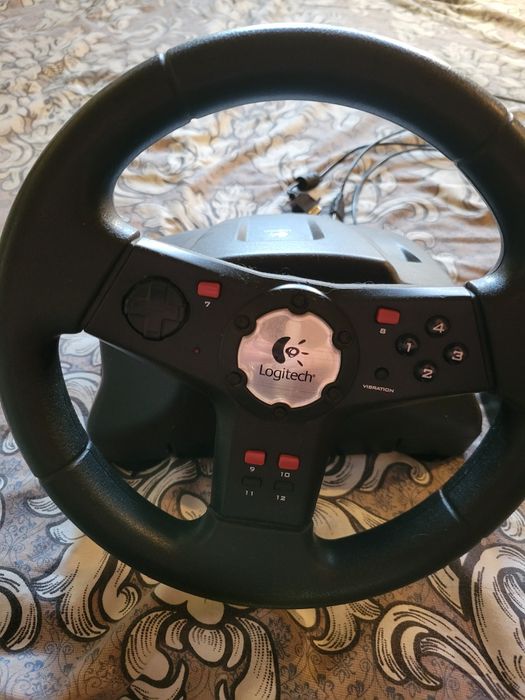 Продам ігрове кермо та педалі Logitech Formula Force EX Feedback US