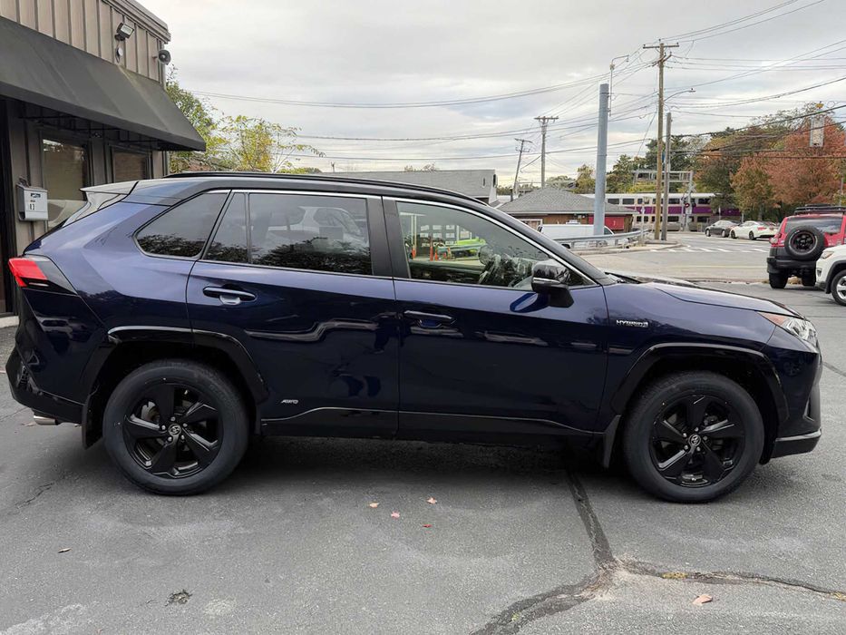 Toyota RAV4 Hybrid      2019