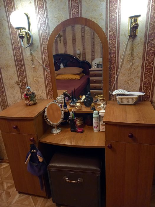 Песочін . Продам туалетний столік!
