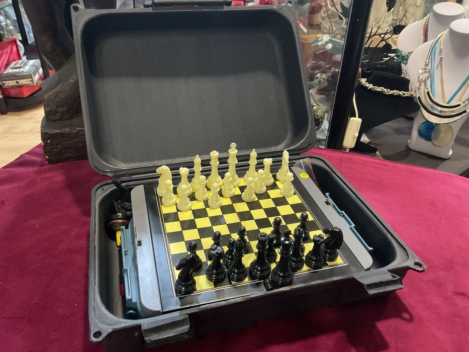 Xadrez e outros jogos com mala portatil ,mala 28x20x11 cm