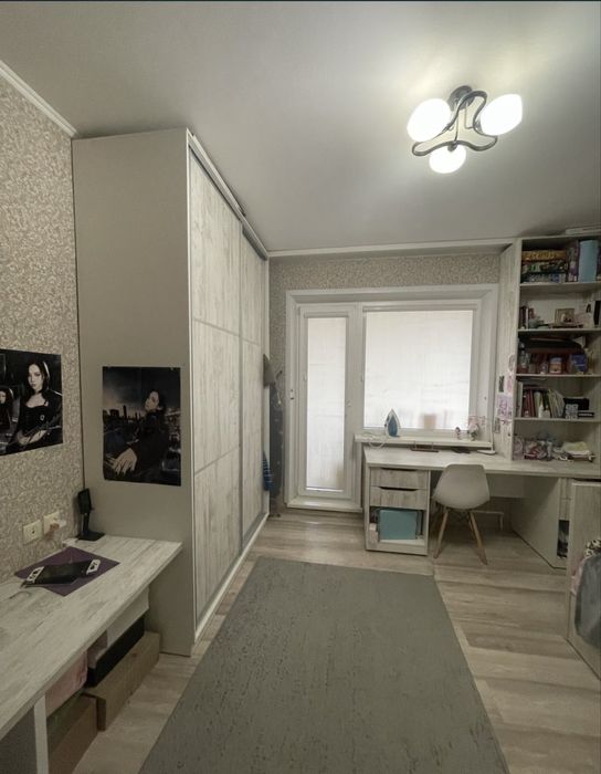 Продається 4 кімнатна квартира