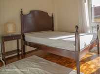 OFERTA: Cama + Colchão + Mesa de Cabeceira