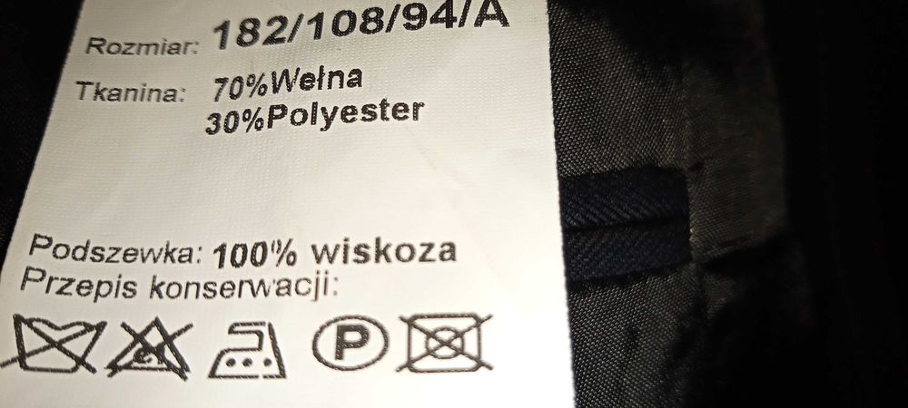 Garnitur męski VESARI (rozmiar 182/108/94)