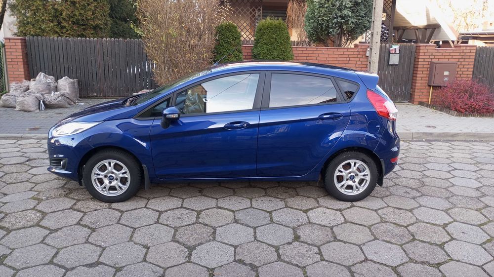 Ford Fiesta MK7 1.25 2016 Rok Książka Serwisowa