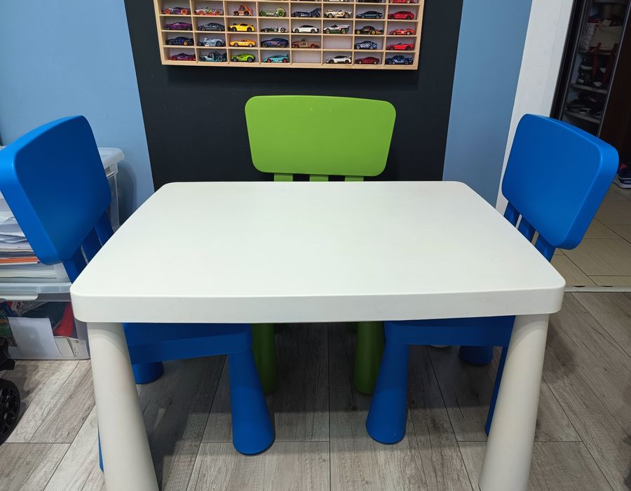 Stolik + 3 krzesła Mammut IKEA