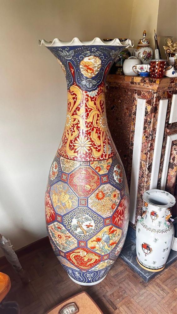 Par de jarrões de porcelana chinesa de grandes dimensões