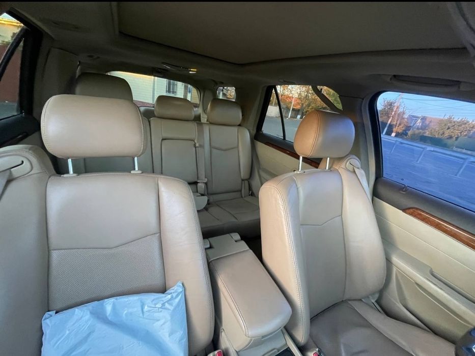 Cadillac SRX 4.6 AWD Sport Панорама 2009