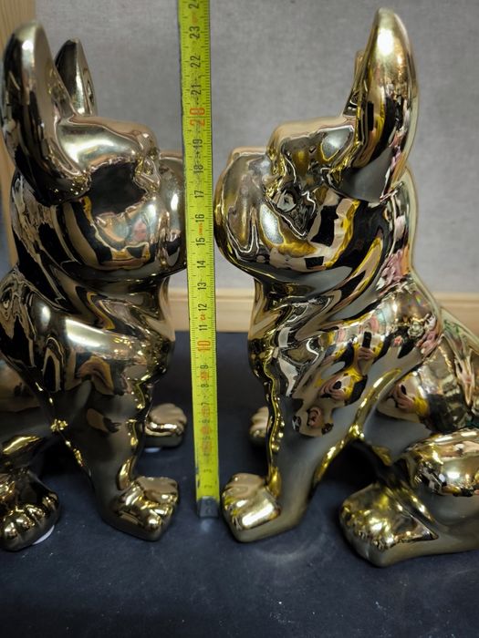 Cão bulldog  de cerâmica dourado  
Cão bulldog Eden de cerâmica dourad