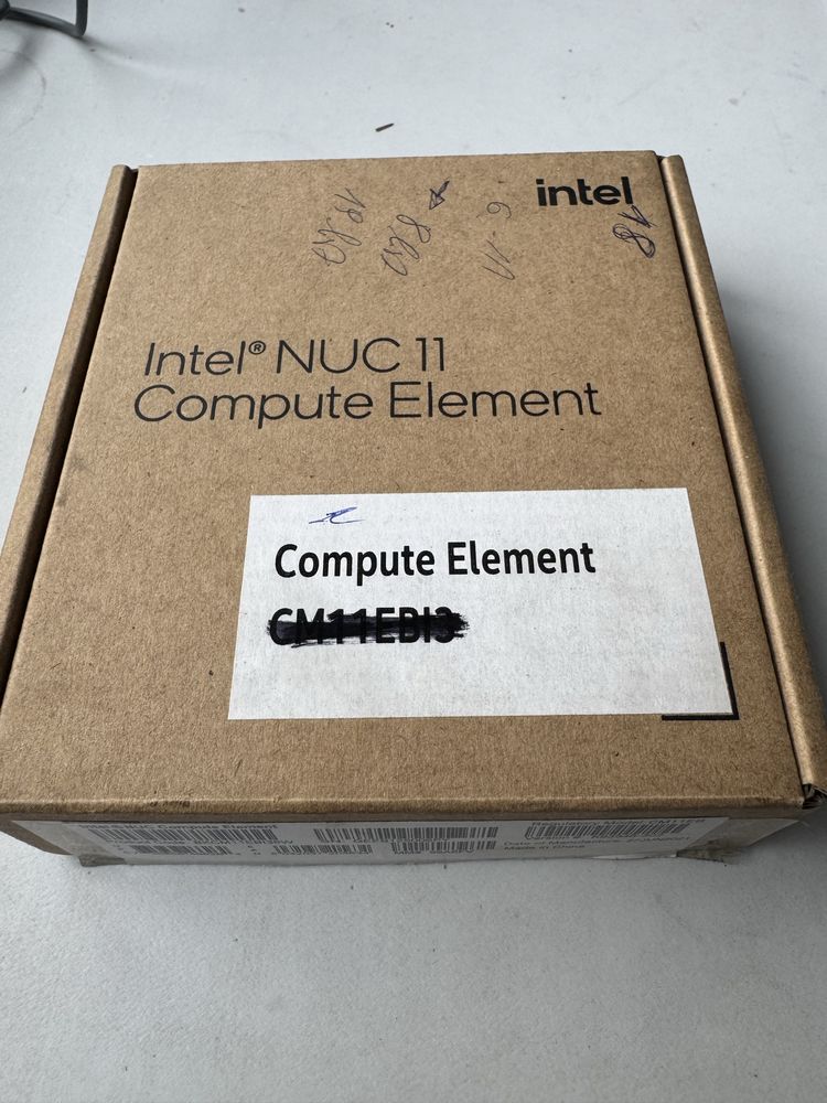 INTEL NUC Compute Element CM11EBI38W Core i3-1115G4 8GB