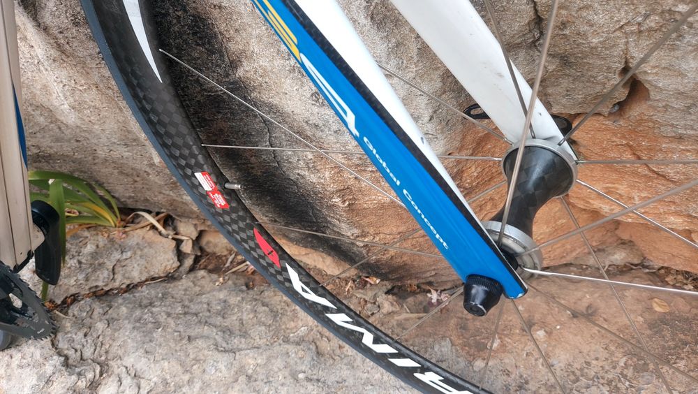 Mafrabike Rodas Corima + Carbono
