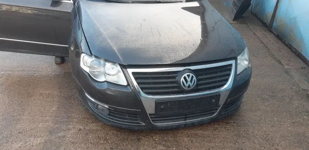 Zderzak, błotnik, maska, grill, Przód Volkswagen Passat B6 kod lakieru LC8Z