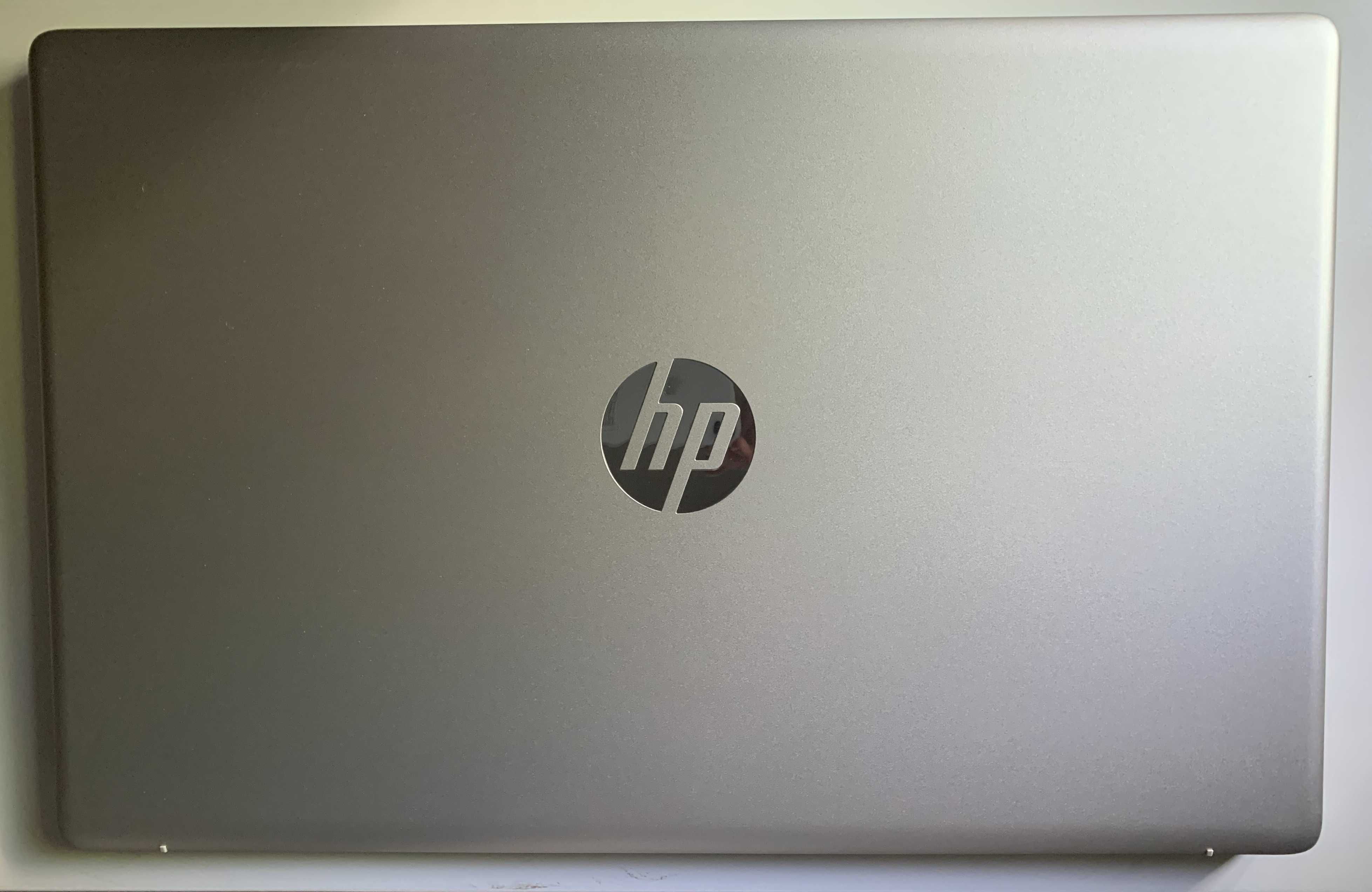 Ноутбук HP 17-cp0035cl - 17.3" HD+ Touch, AMD Ryzen 5500U, 16/512 ГБ