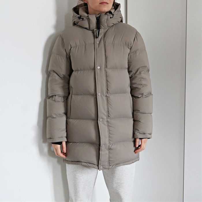 Теплий зимовий середньої довжини пуховик Aritzia TNA The Super Puff™