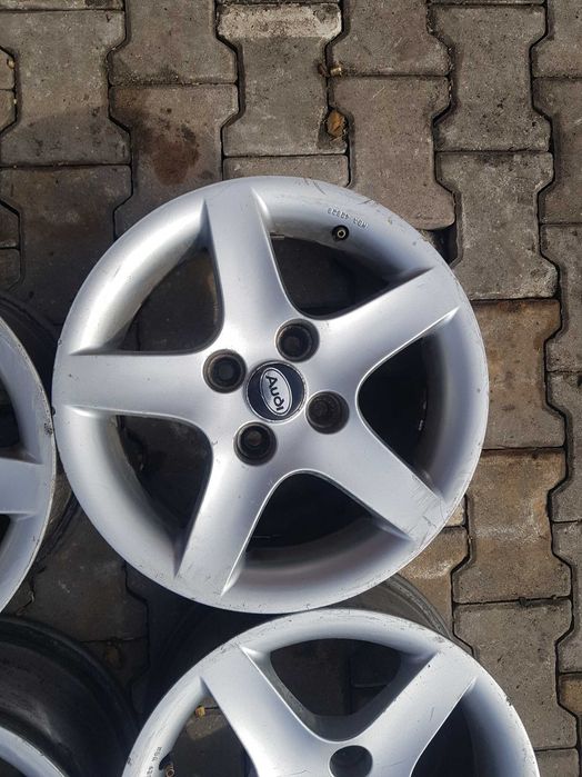 Felgi Aluminiowe Alu Alufelgi 4x108 15 7J ET 35 Audi 80