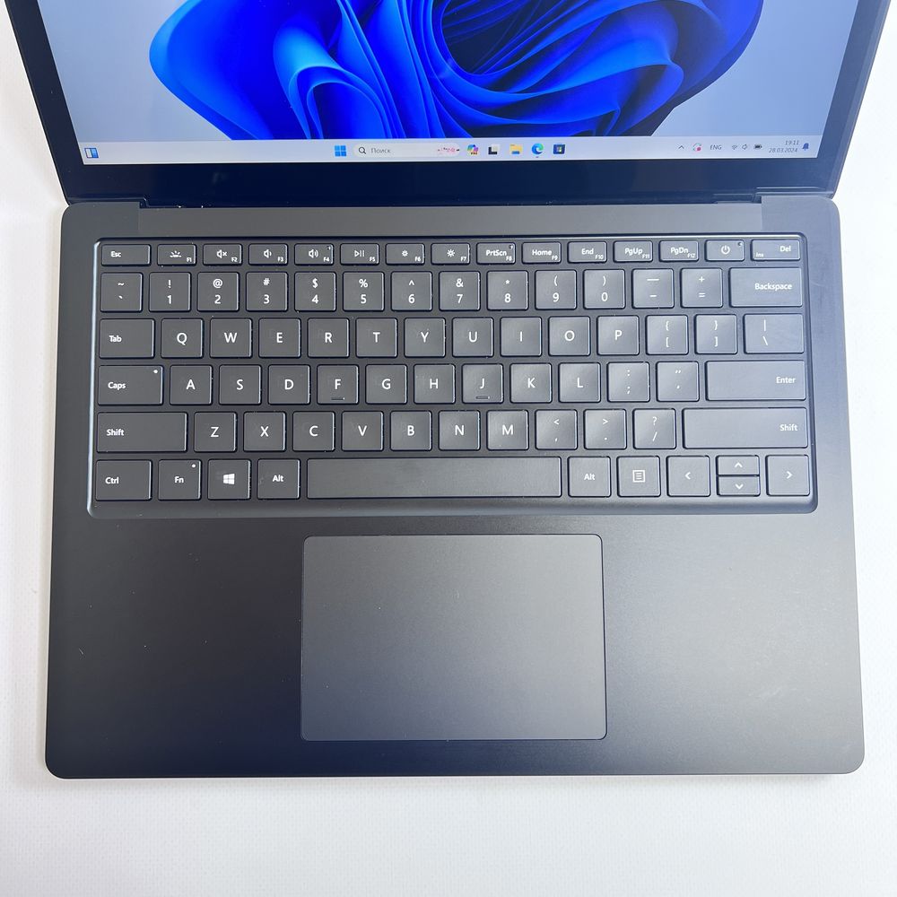 39 Циклів Microsoft Surface Laptop 3 Black i7 16GB 512GB SSD ГАРАНТІЯ